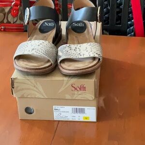 Sofft Bali Black/Snake Skin Sandals with Cork midsole - Size 10